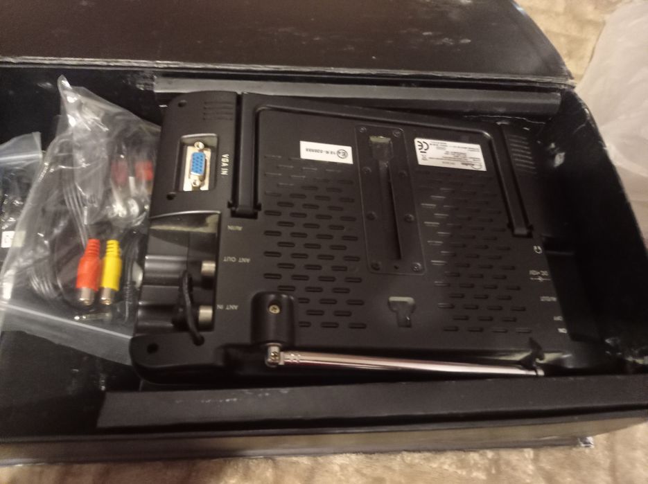 Портативный телевизор