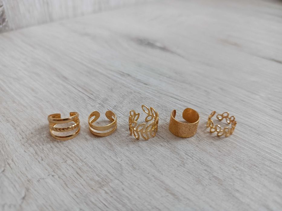 Zestaw 5 kolczyków w kolorze złotym bez przekuwania