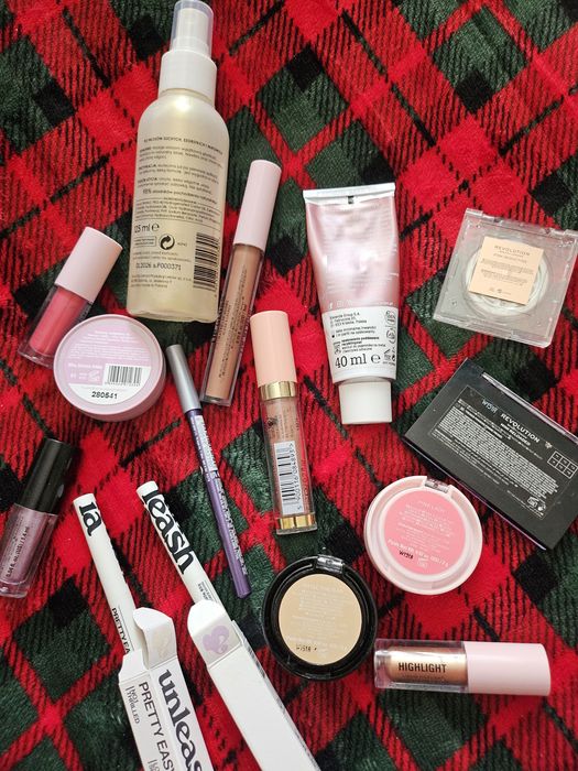 Zestaw kosmetyków używanych unleashia tołpa ziaja lovely revolution