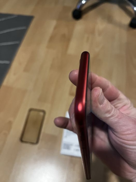 Iphone se czerwony