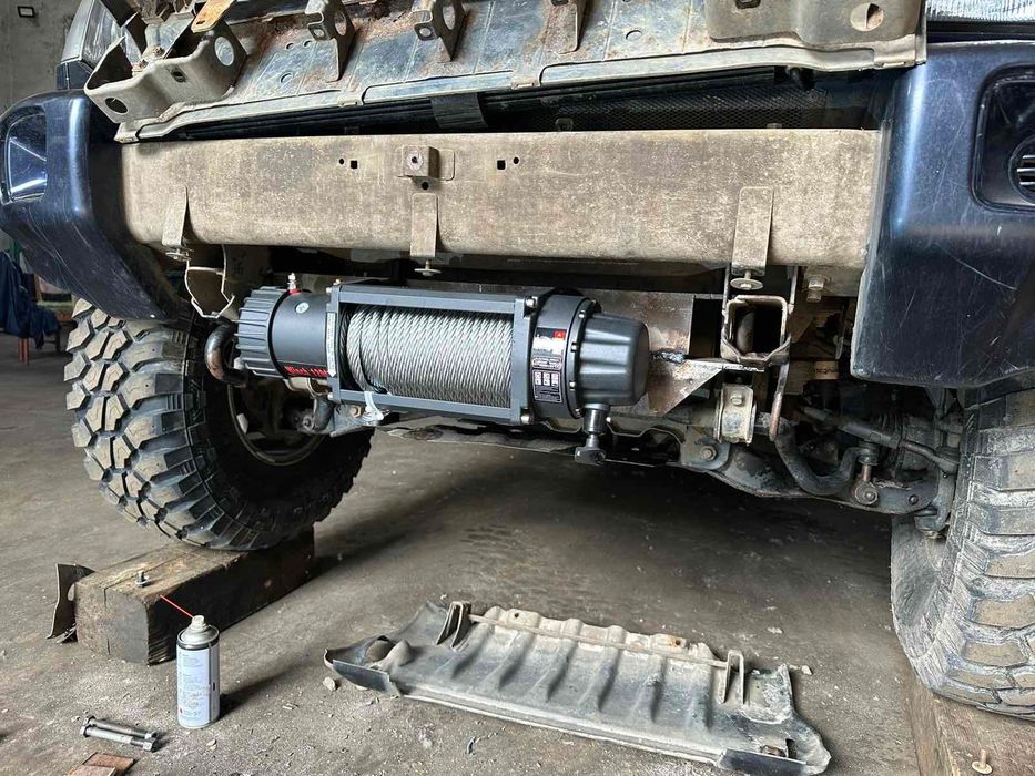 Кріплення для лебідки на Mitsubishi Pajero 2