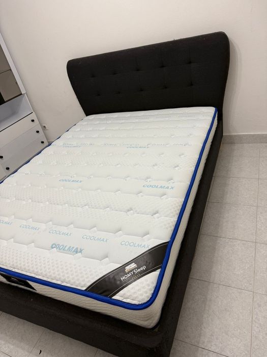 Cama e colchão (seminovos -de 1 ano de uso)