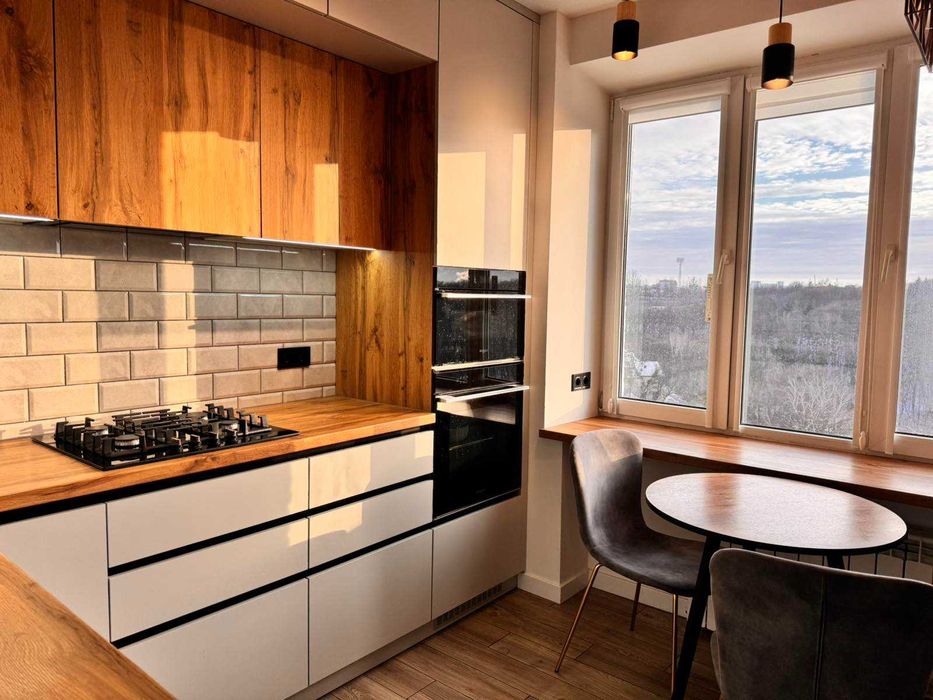 Продаж 2 кім. квартири по вул. Тарнавського з дуже класним ремонтом