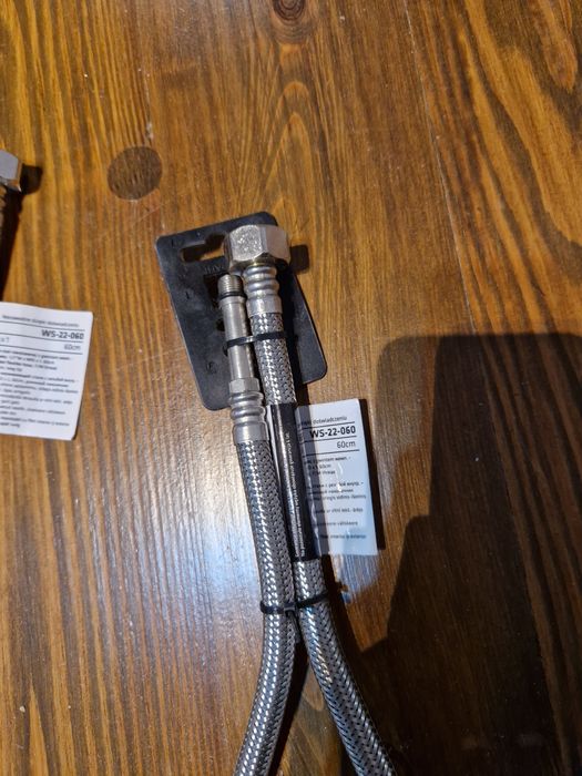 Wężyki przyłączeniowe do baterii  3/8  35cm