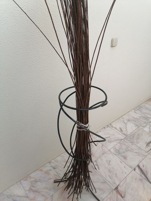 Suporte de chão Sellette  pedestal ou porta vasos em Ferro Forjado