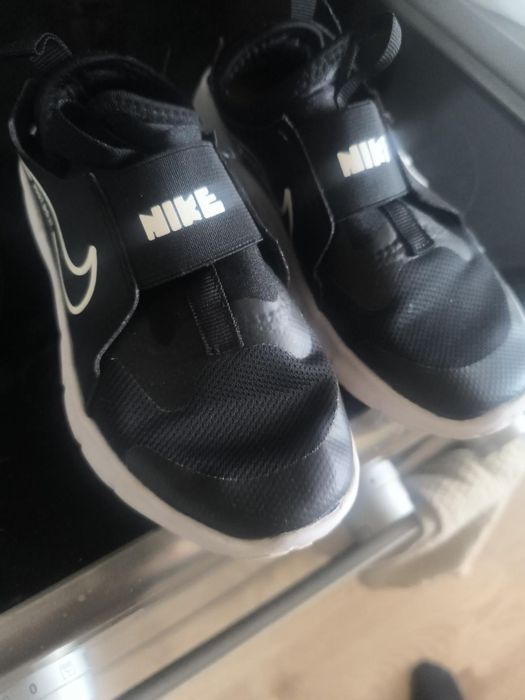 Nike Star Runner 31
Rozmiar z metki 
Uk-12.5
Eu-31
Cm-19

Więcej informacji SMS lub olx 
Wysyłka inpost