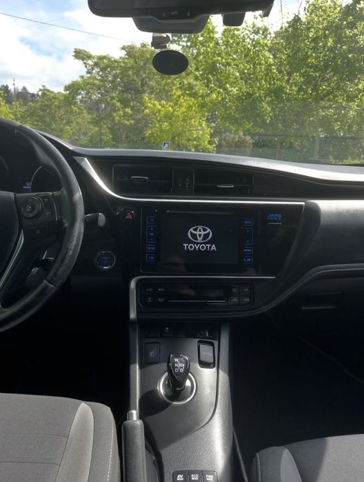 Toyota Auris 1.8 Hybrid