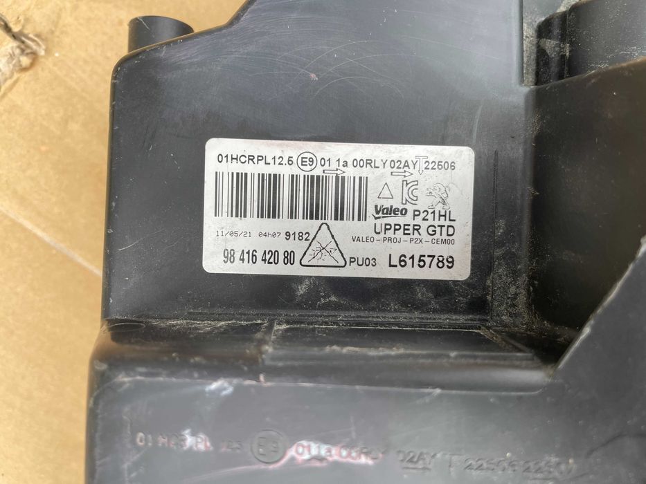 Lampa przód przednia lewa Peugeot 208 2008 2 II Full LED Europa