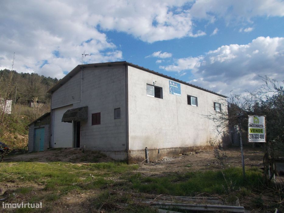 Armazém 150 m2 e Terreno 10670 m2