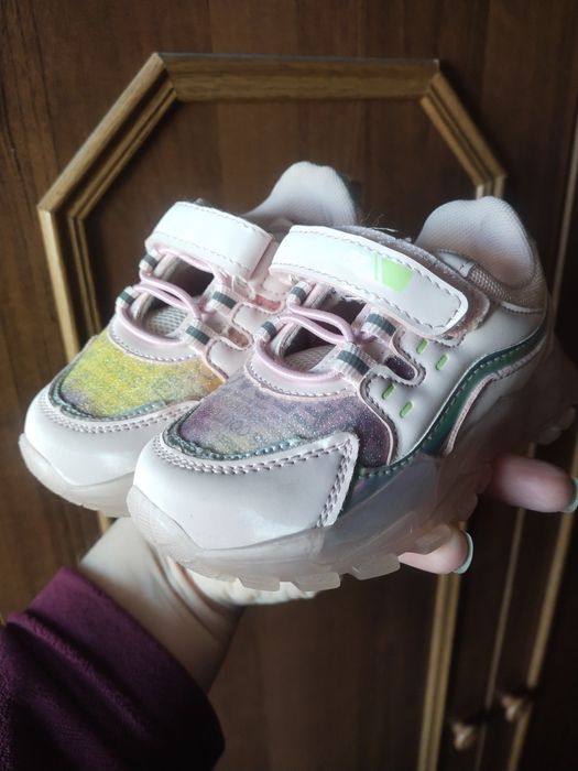 Кросівки на дівчинку р 23