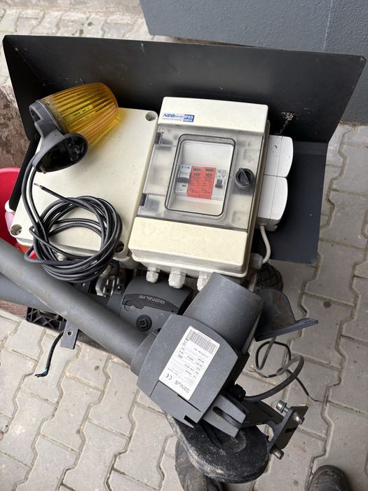 Napęd do bramy dwuskrzydłowej