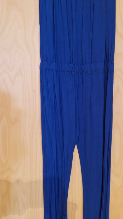 Macacão azul, marca Bershka, tamanho S, novo