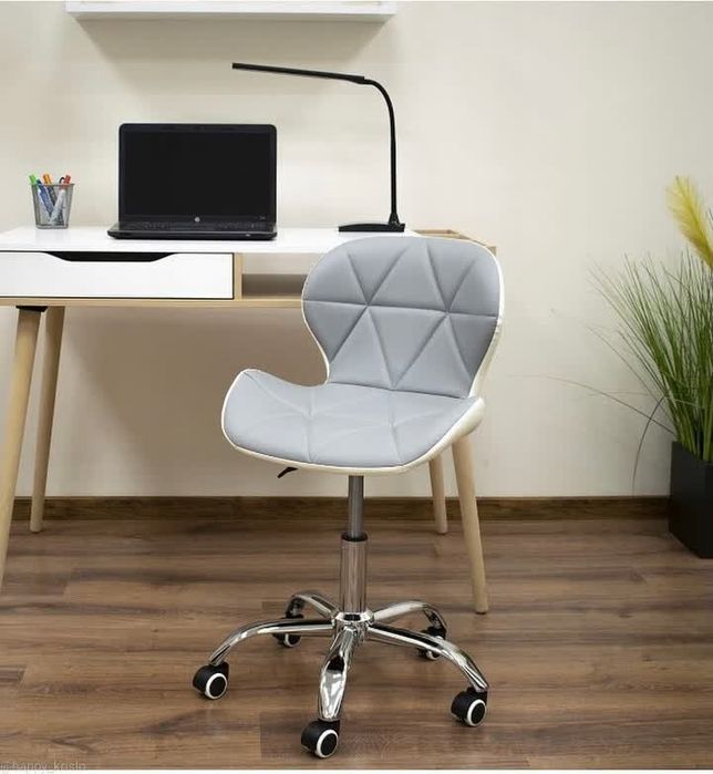 Крісло майстра, стул мастера, парикмахерское кресло, косметичне крісло