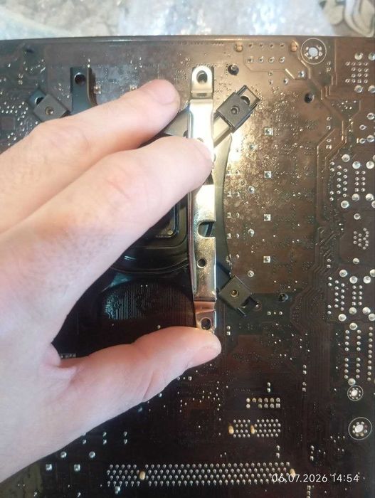 продам комплект Socket 775 Asus p5q e  + проц + озу  + башня -- обмен