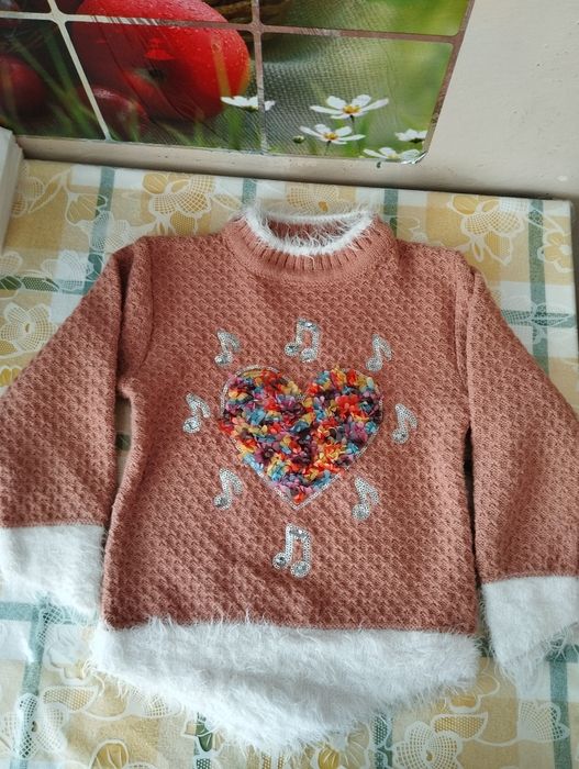 Продаю тепленький светрик