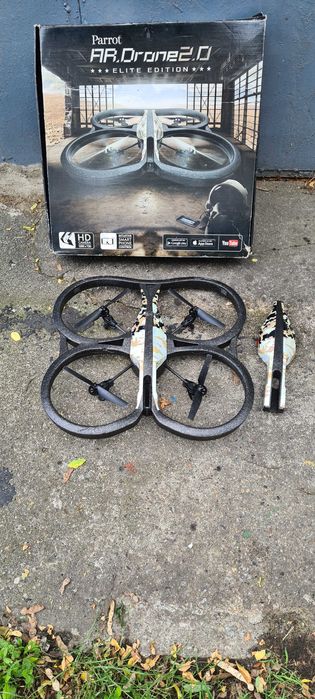 Parrot AR.Drone 2.0 Elite Edition HD 720p - 30FPS Wi-Fi