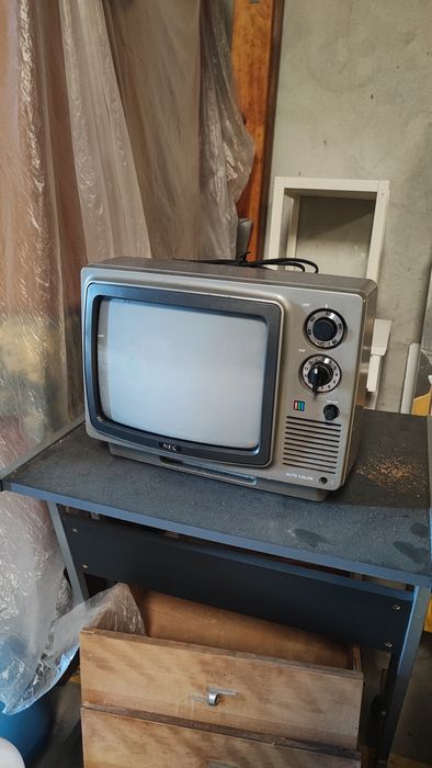 Tv antiga preto e branco