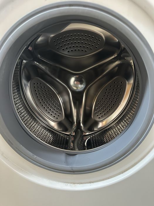 Maquina lavar roupa indesit despachar