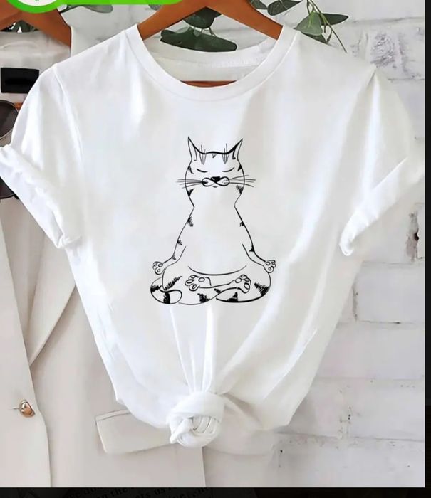 M BAWEŁNA bluzka biała kot medytuje koszulka t-shirt