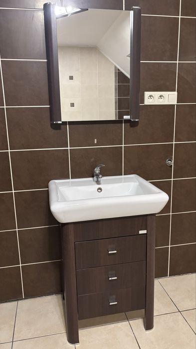 Zestaw , umywalka z lustrem