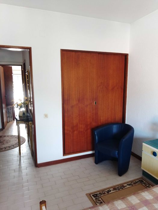 Alugo Quarto em Sesimbra