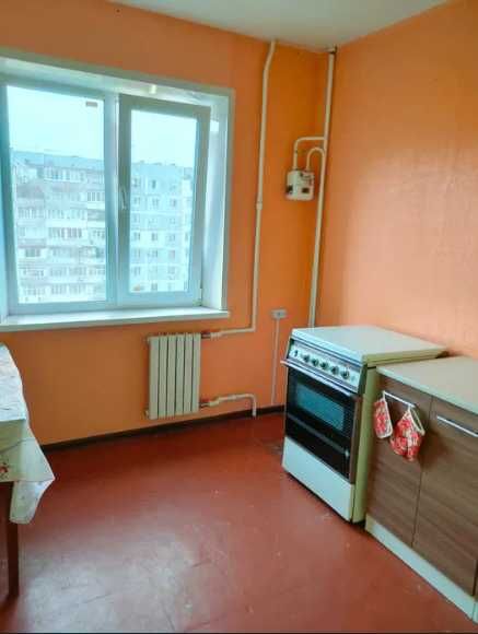 Продаж 1 кімнатна по Запорізькій