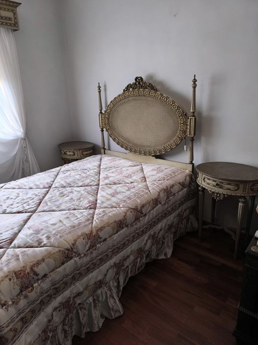 Mobília quarto Luís XVI + oferta 3 colchas + colchao. Ver medidas