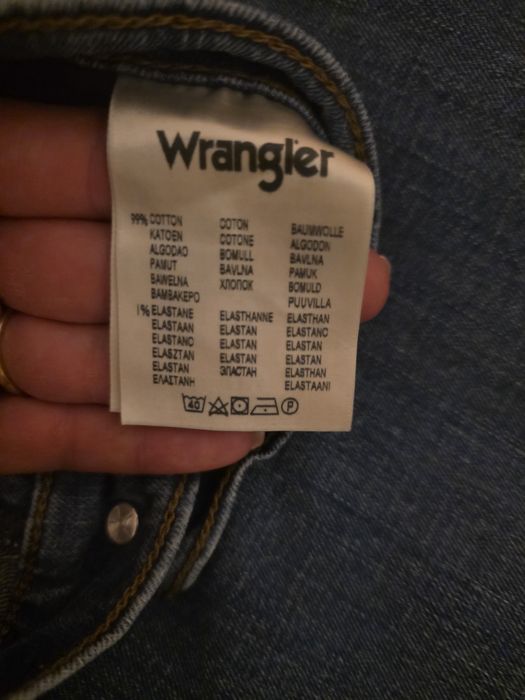 Jeansy Wrangler.
