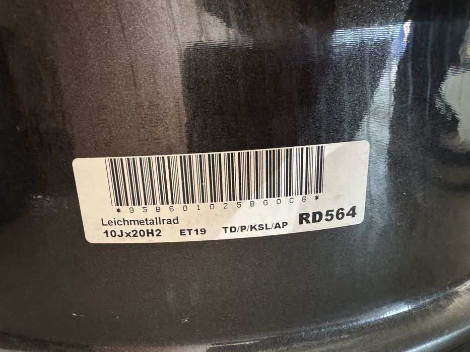 Задний Диск с резиной (колесо) Porsche macan s