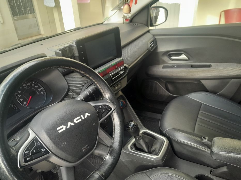 Cedo  licença no Porto com ou sem carro