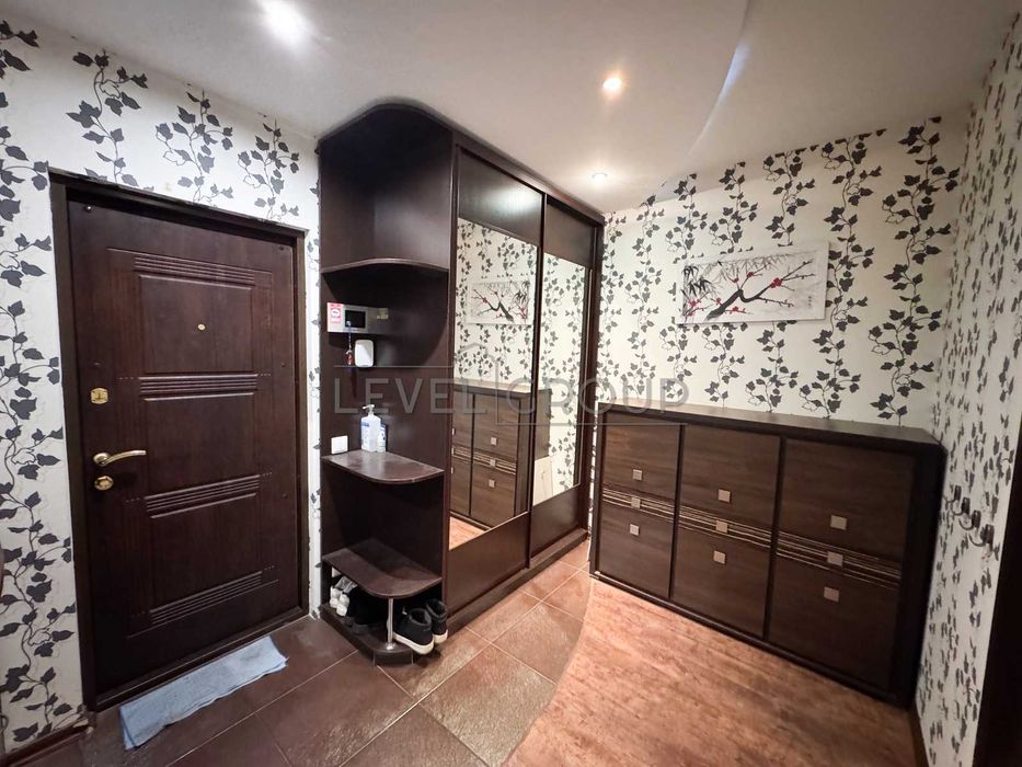 Продаж двохкімнатна квартира Виноградар з ремонтом недорого без% Київ