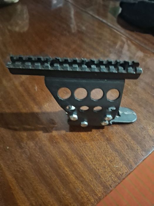 Бічний кронштейн Picatinny для АК