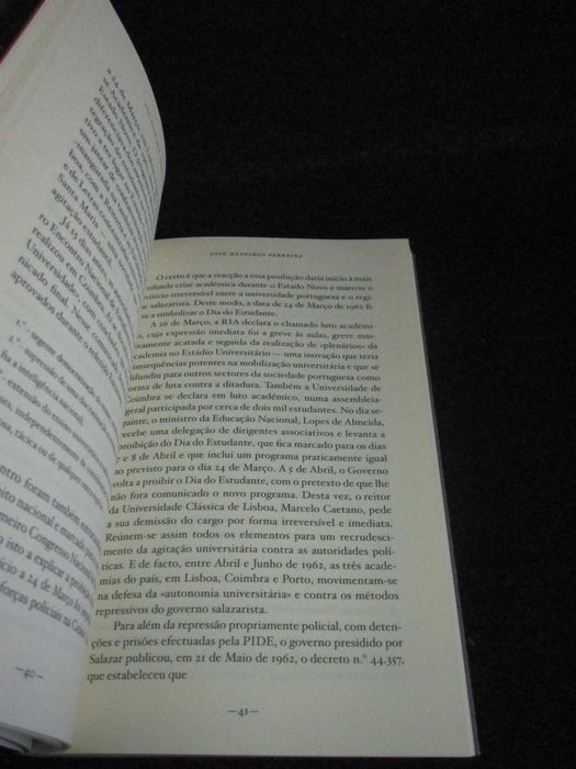 Livro 100 Dias que Abalaram o Regime ​A Crise Académica de 1962
