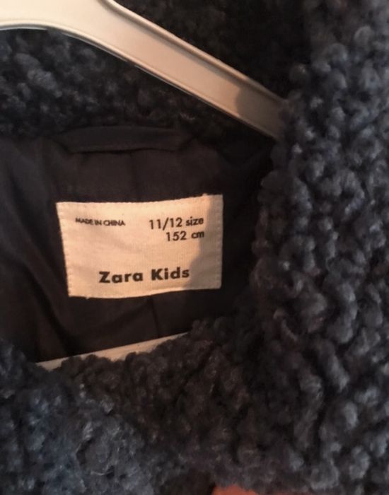 Casaco de pêlo encaracolado azul-marinho criança ZARA