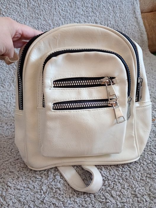 Plecak biały, mało używany