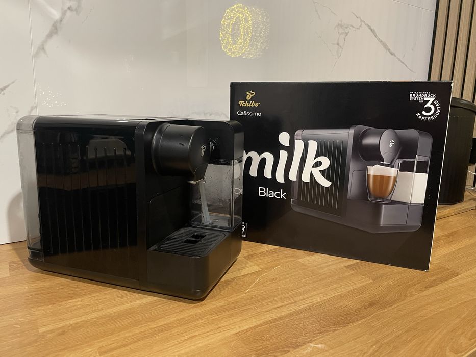 Ekspres Kapsułkowy TCHIBO Cafissimo Milk Czarny