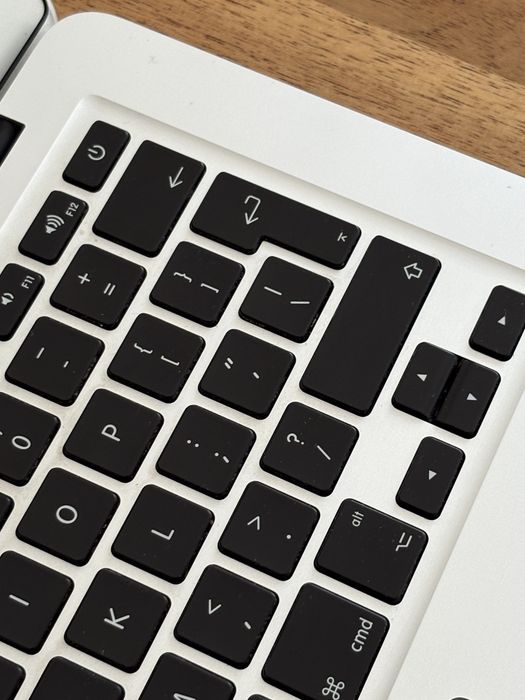 MacBook Air (13-inch, 2017) 8GB Intel