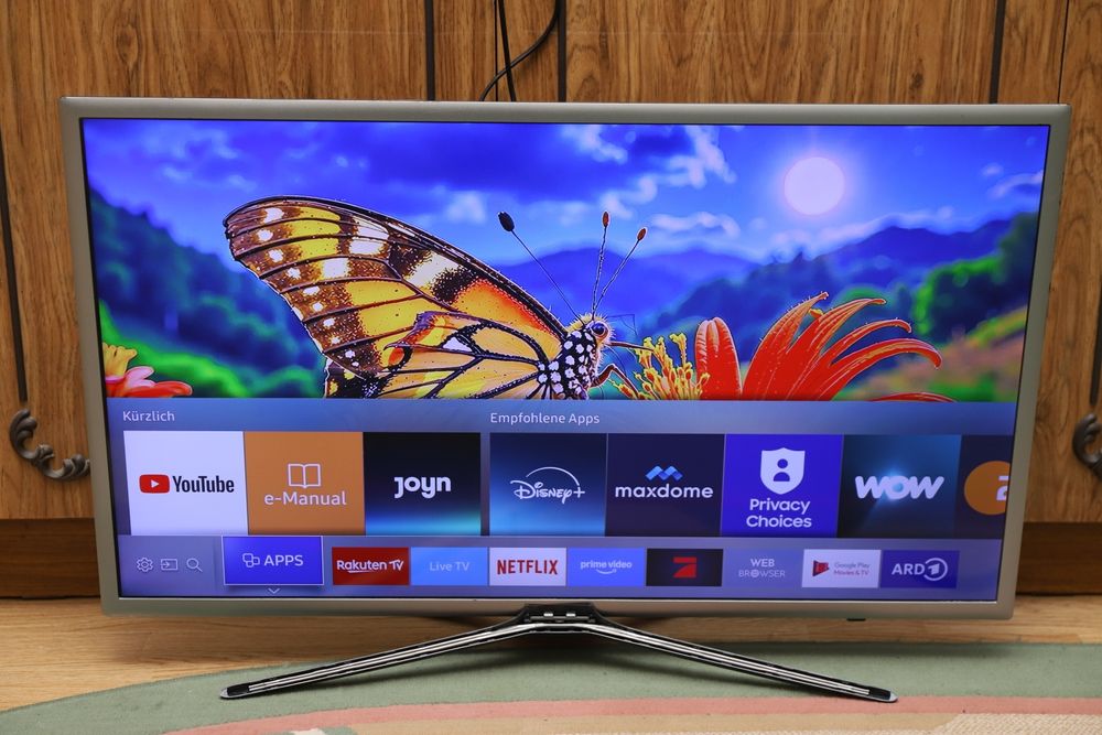 Samsung  UE32K5679SU  32 дюйма