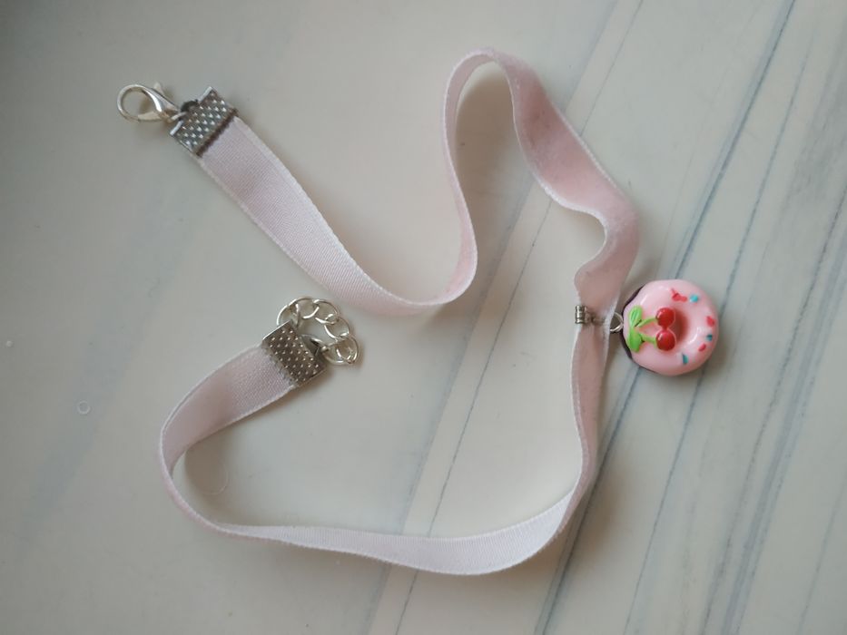 Welurowy kawaii słodki choker z donatem