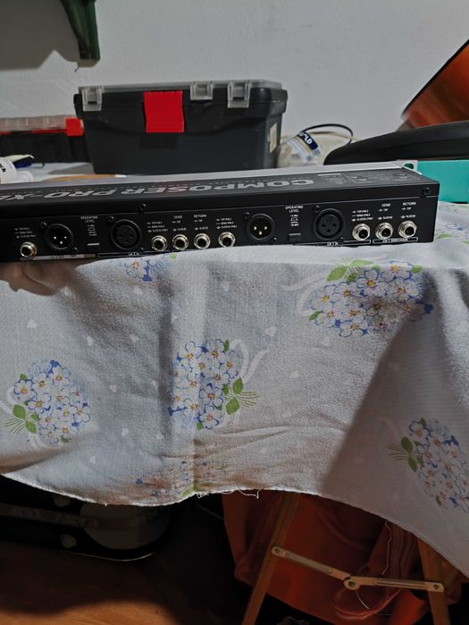 Vendo compressor limitador behringer