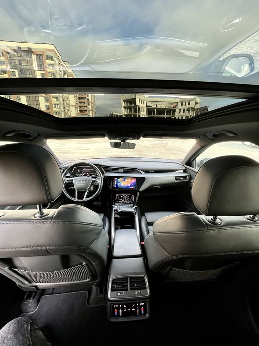 Audi e-tron 2019 VIN WAUZZZGE0KB018795 фото оголошення 13 з 23