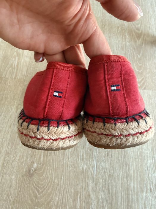 Сліпони Tommy Hilfiger червоно кольору