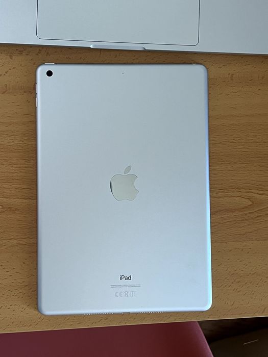 iPad 8ª Geração 10,2" 2020 32Gb (Apple Pencil disponível para venda)