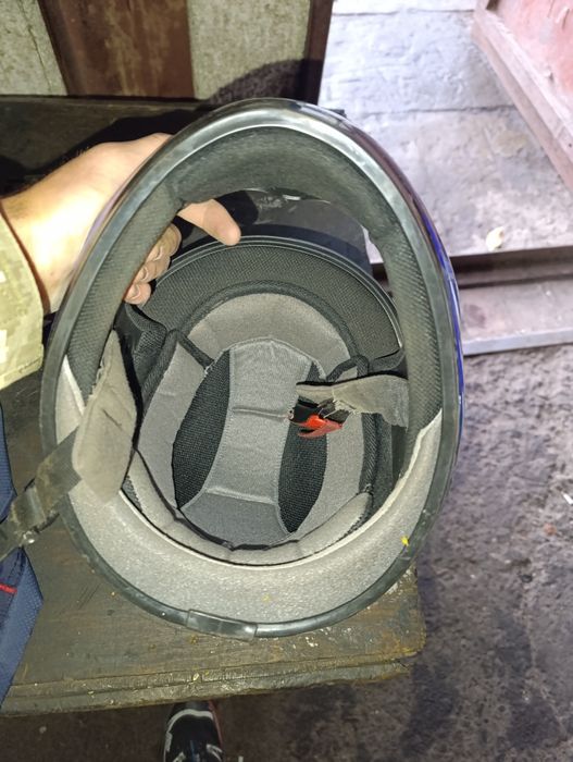 Продам Шолом б/у