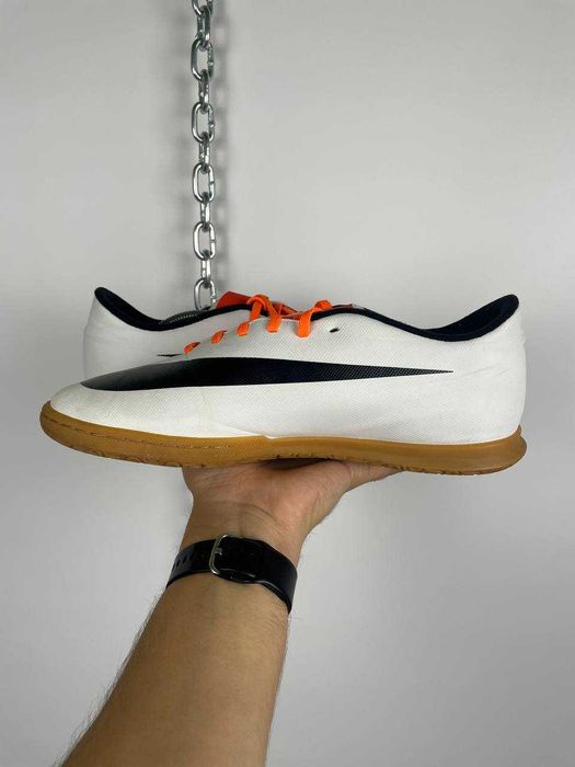 Футзалки , шкіряні спортивні кросівки nike bravata ii ic 45 768924-108