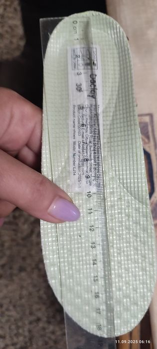 Кросівки для дівчинки 30 розмір