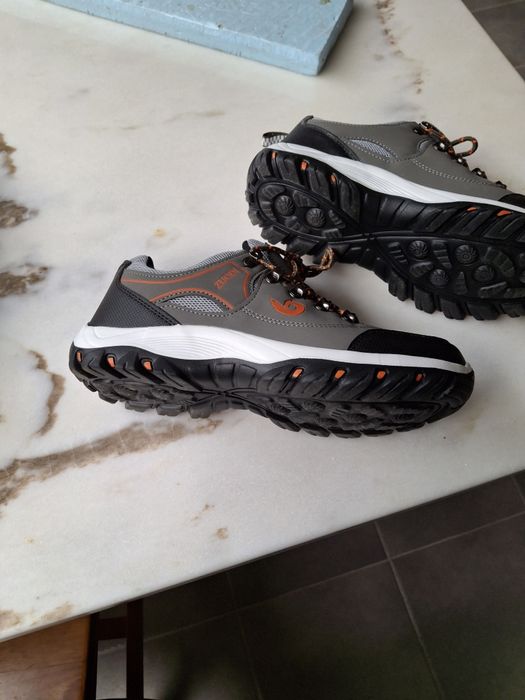 Vendo ténis de homem novos nunca foram calçados por me serem pequenos