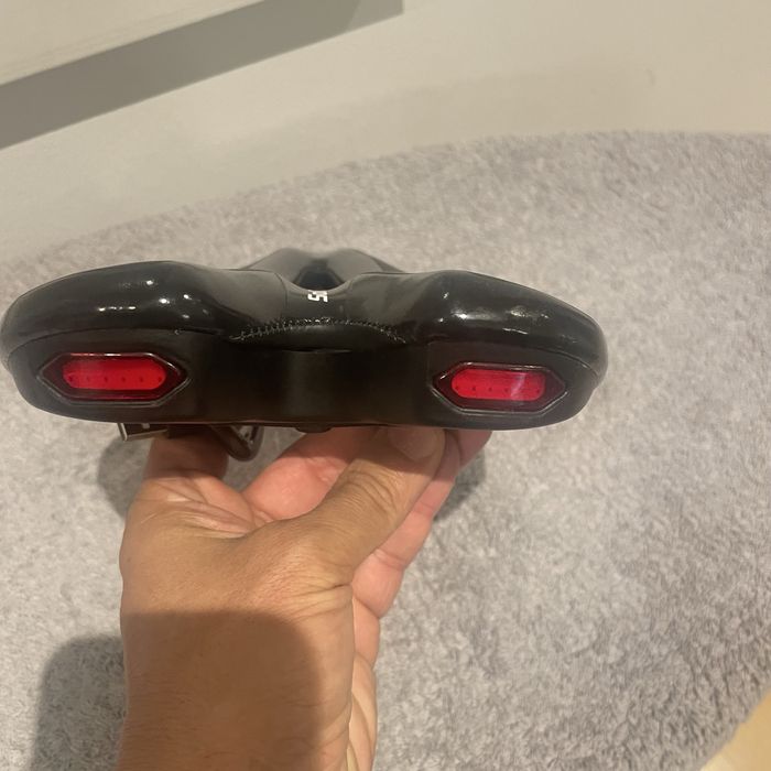 Selim Bicicleta Ergonómico NOVO c/ Luz LED USB