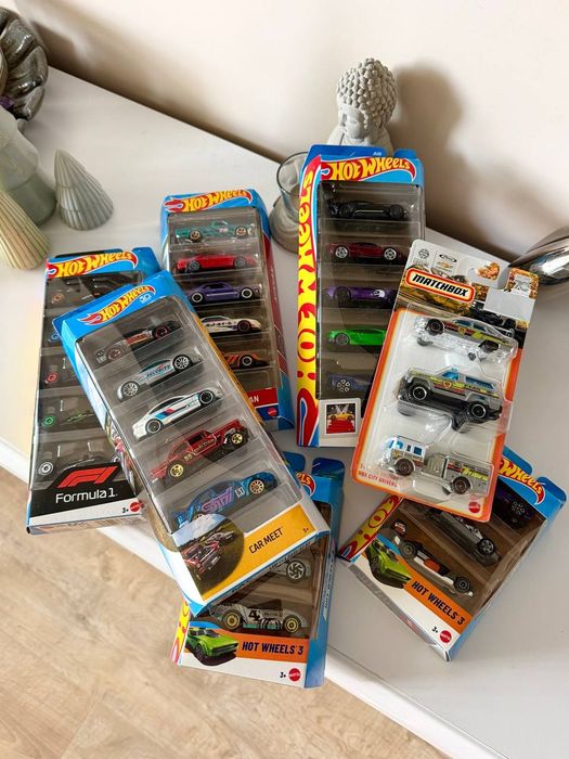 Набори Hot Wheels та Matchbox (5-Pack, 3-Pack, F1, JDM, Supercars)