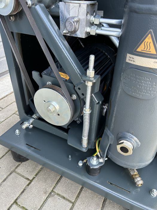 Kompresor śrubowy  KAESER SM12 7.5KW 11bar 1000 L/min